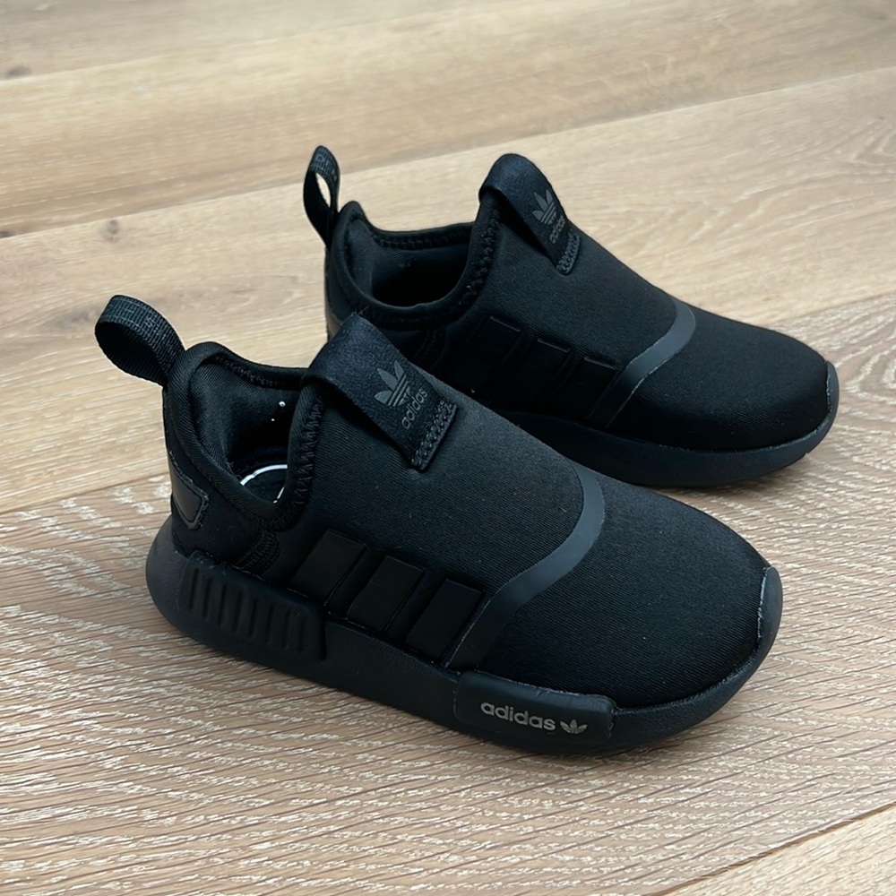 Toddler Boy Adidas Sneaker Size 7.5